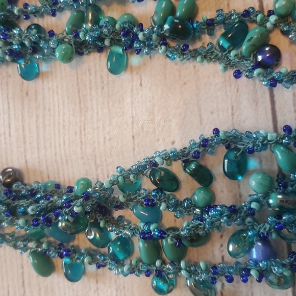 Blue chunky beaded layered necklace - Picture 5 of 6